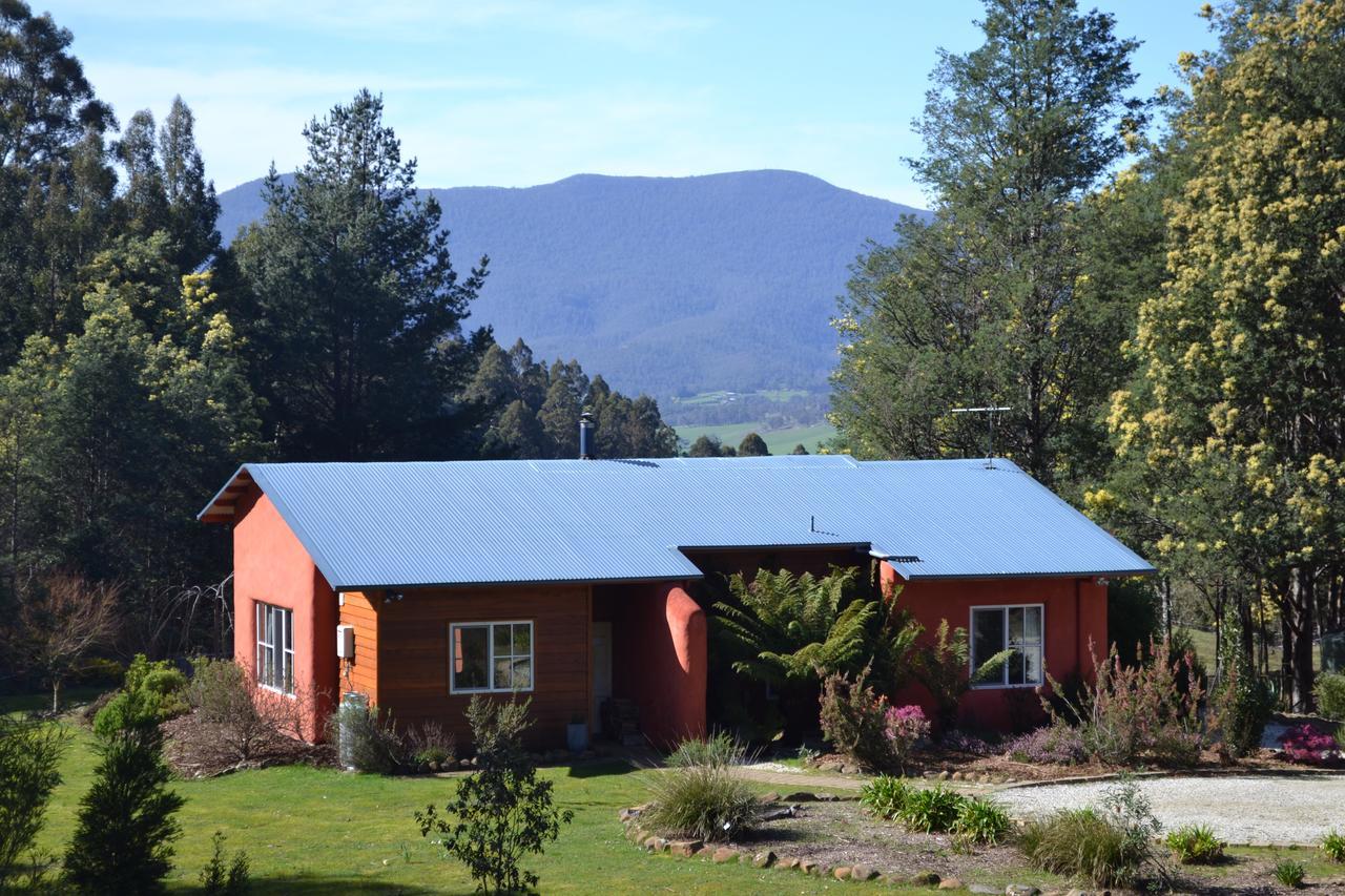 Whispering Spirit Holiday Cottages & Mini Ponies Franklin Екстер'єр фото