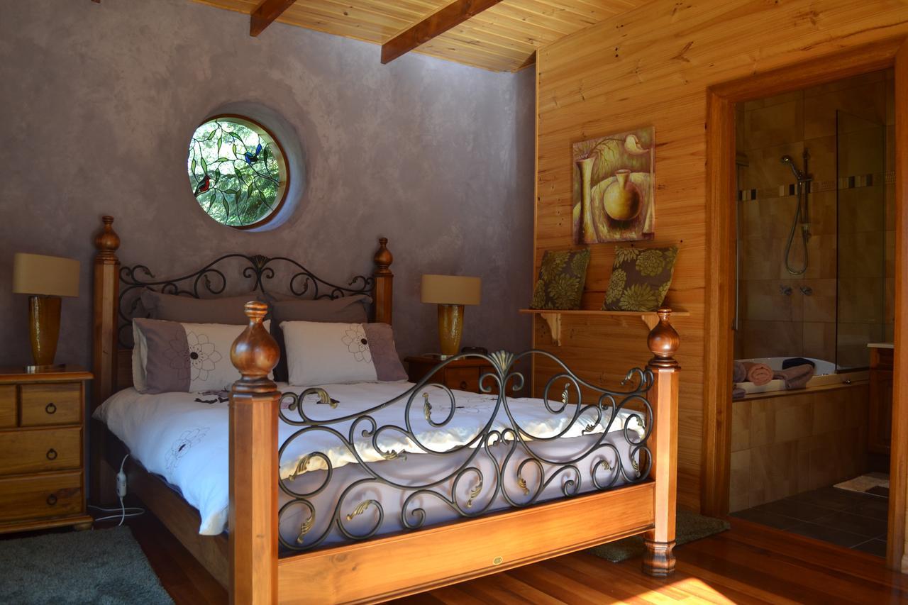 Whispering Spirit Holiday Cottages & Mini Ponies Franklin Екстер'єр фото