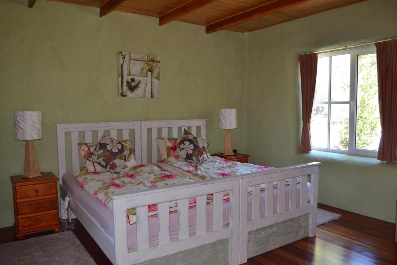 Whispering Spirit Holiday Cottages & Mini Ponies Franklin Екстер'єр фото